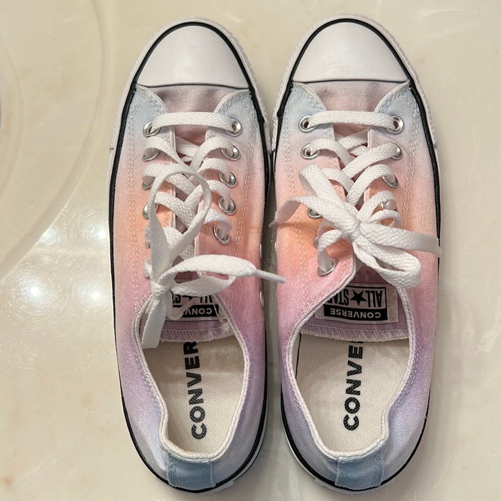 Converse All Star - Size 8.5 - image 1